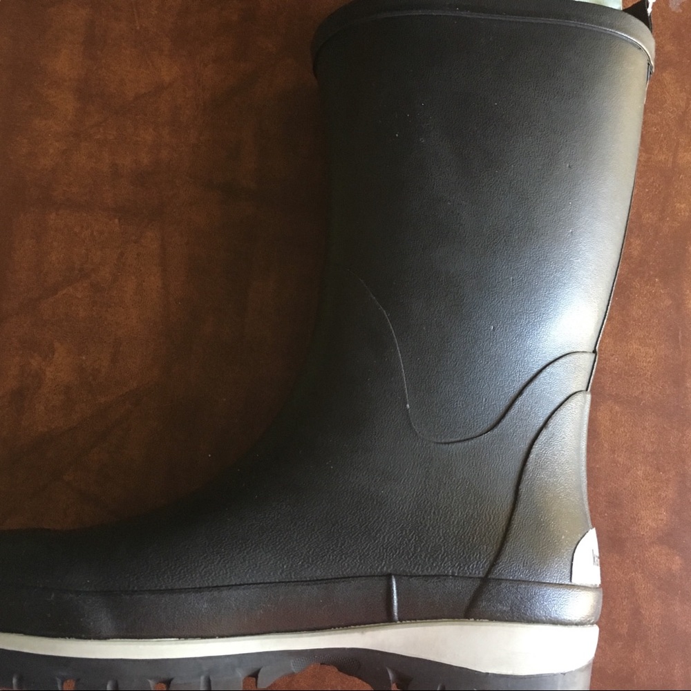 host pick ๐๐NWT Kamik black waterproof boots - Picture 4 of 8